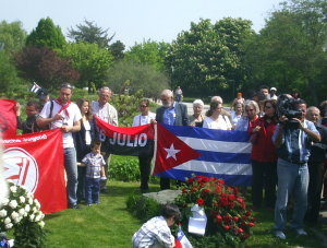 Kranzniederlegung am Denkmal fr Salvador Allende im Donaupark