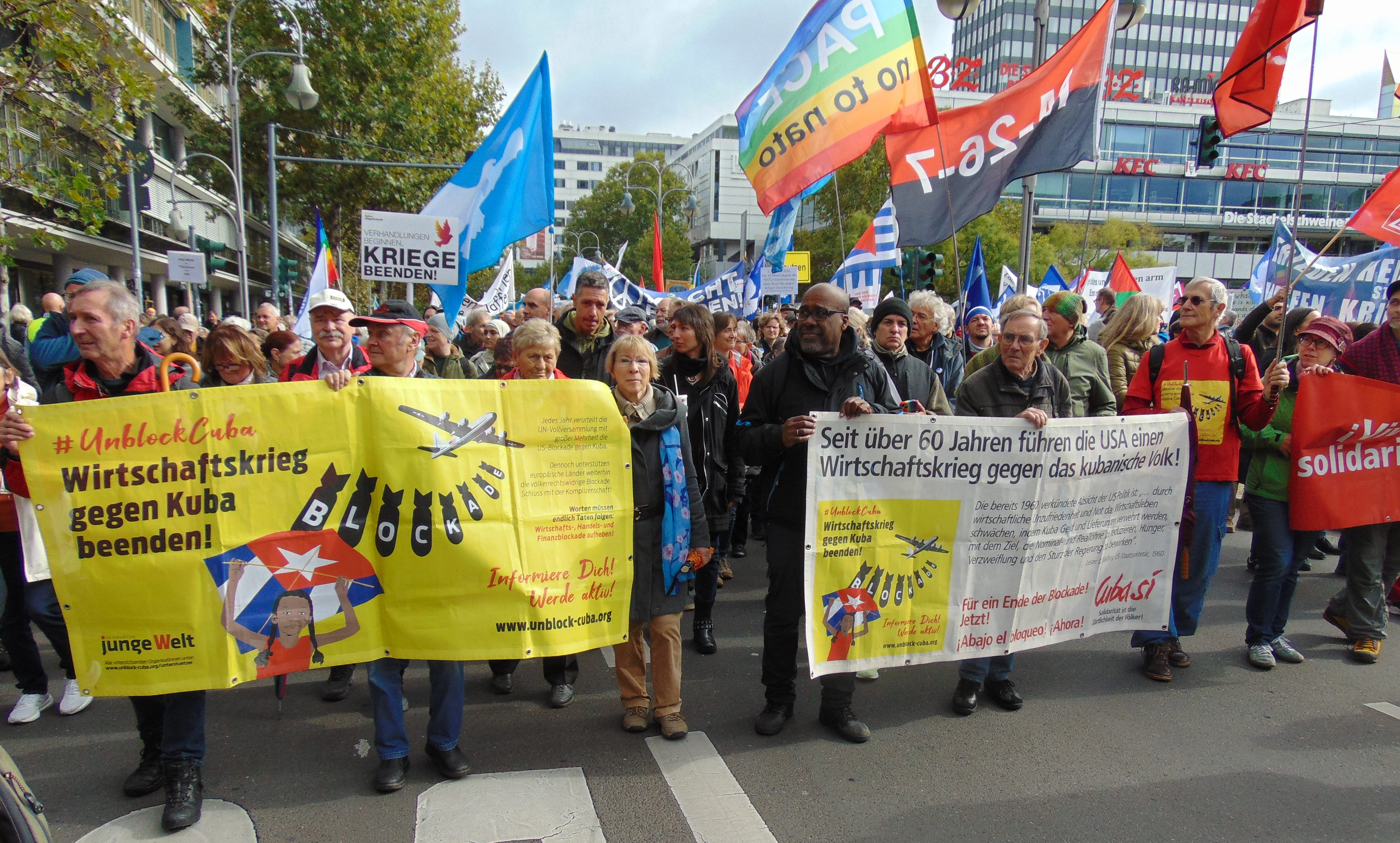 Kubasolidarität auf der Friedensdemo am 3. Oktober 2024