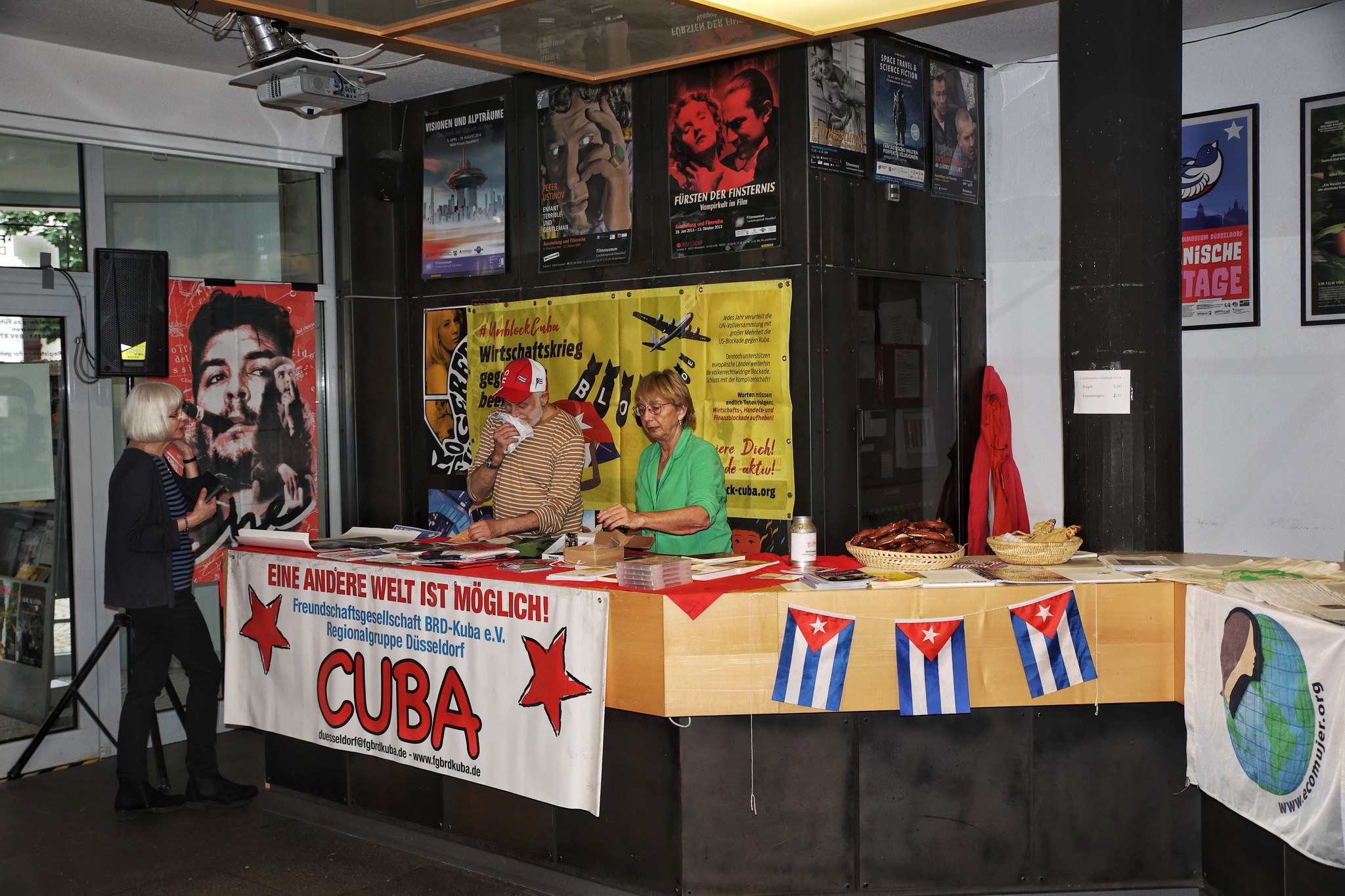 Kubanische Filmtage - Infostand