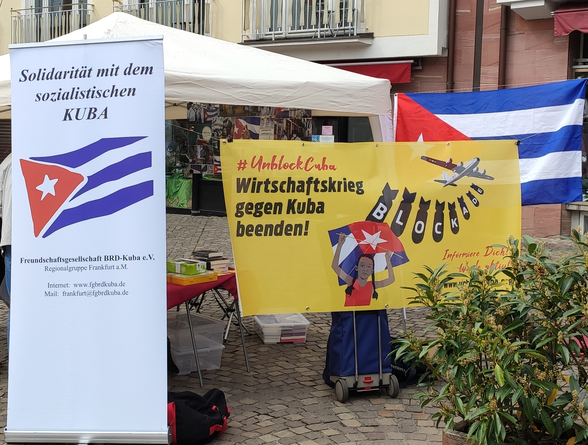 Kuba-Infostand auf der 1.-Mai-Kundgebung