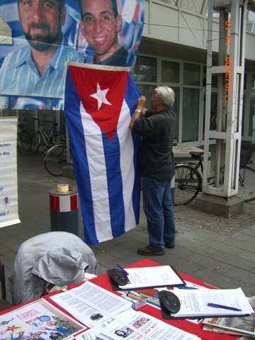 Mahnwache Cuban Five in Düsseldorf