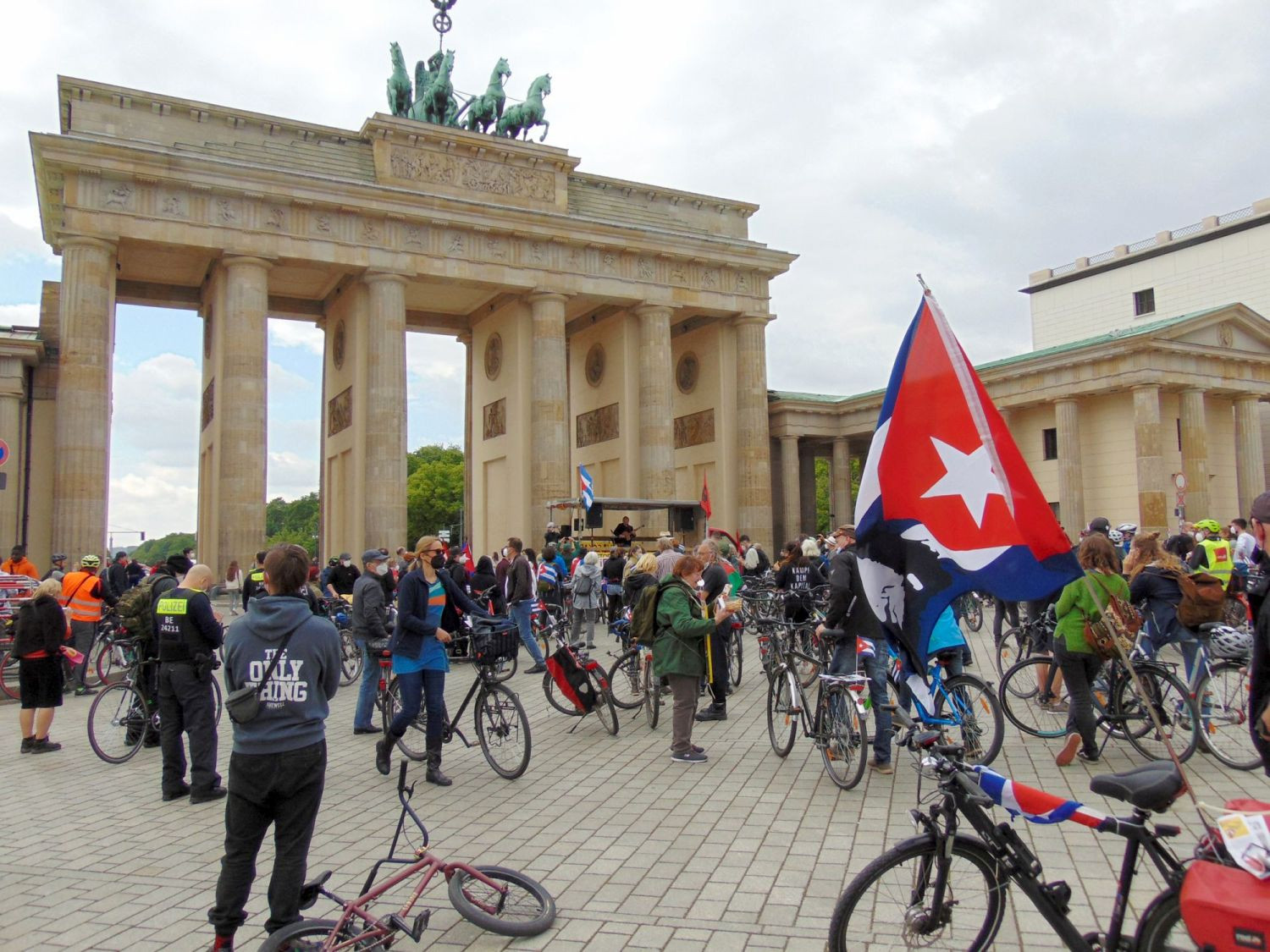 Fahrraddemo gegen die Blockade am Brandenburger Tor
