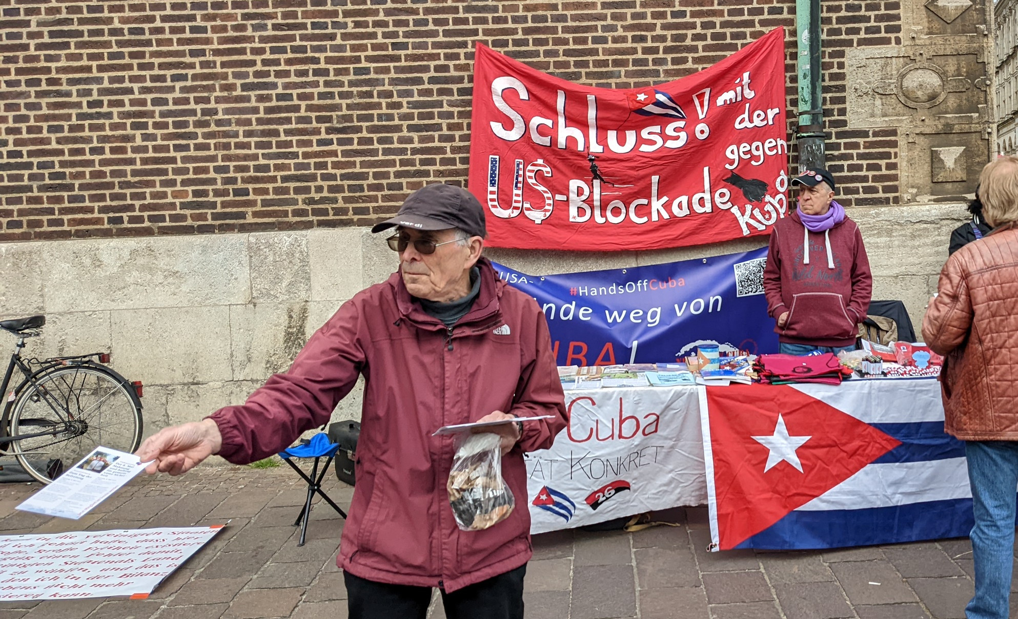 Kuba-Solidarität am 1.-Mai in Bremen