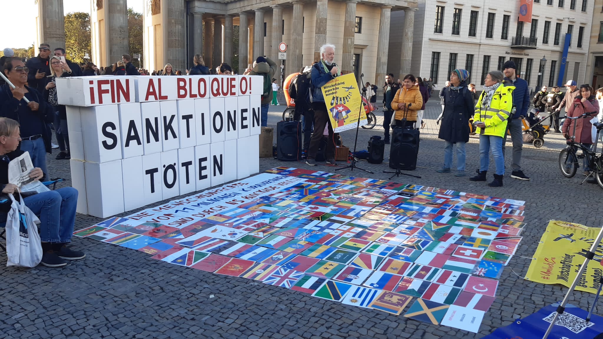 Protestaktion gegen die US-Blockade in Berlin