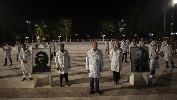 Kubanische Ärzte: würdevoll und mutig