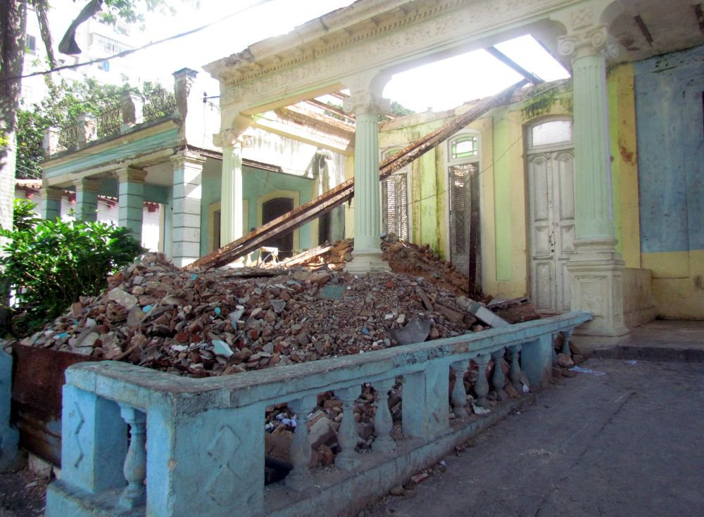 Beschädigtes Gebäude in Vedado