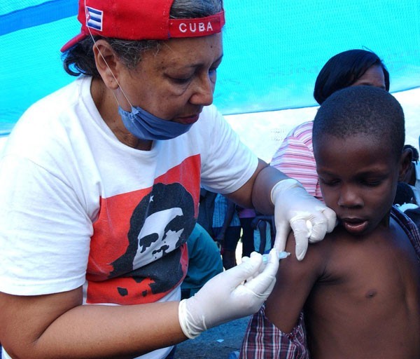 kubanische Ärzte, die Ebola bekämpften