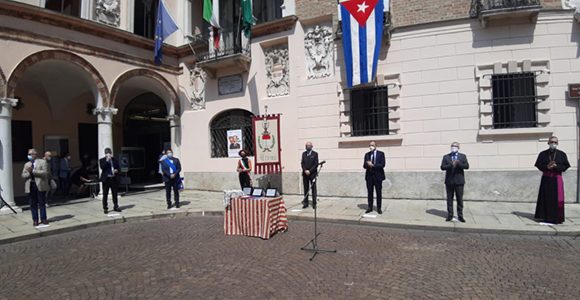 Hommage an die kubanische Ärztebrigade Henry Reeve in Crema