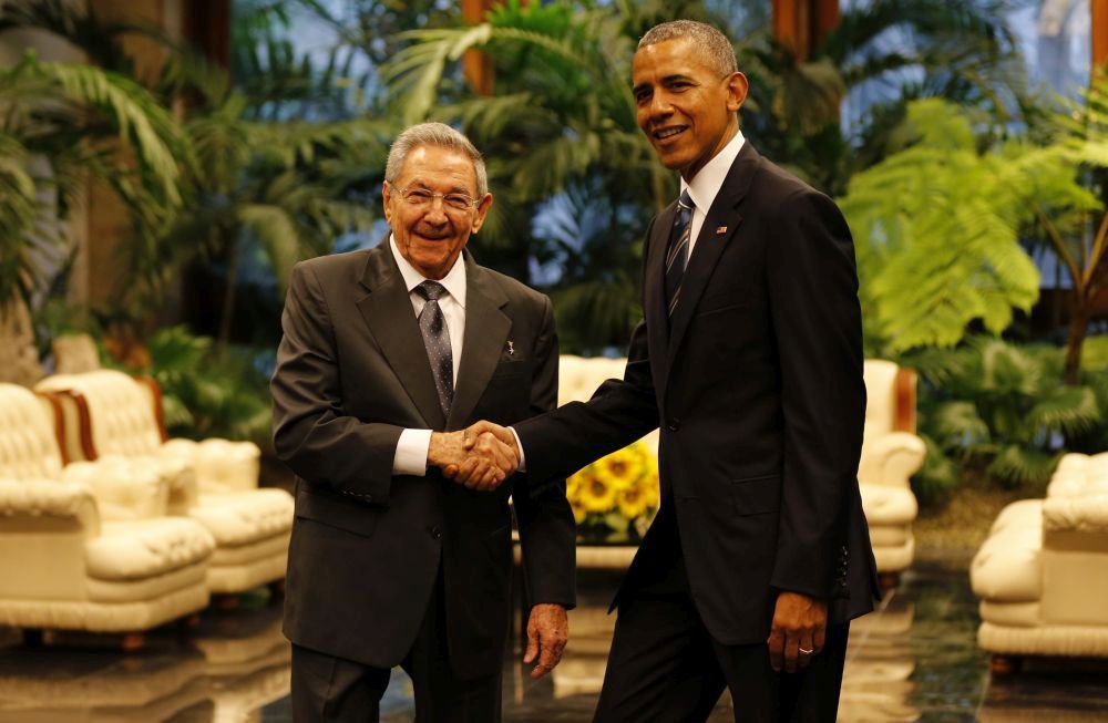 Raúl Castro begrüßt Barack Obama